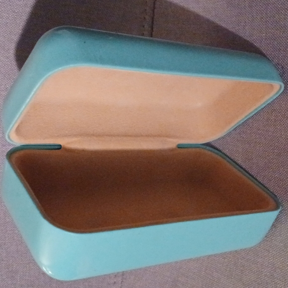 Tiffany - Picture 5 of 6